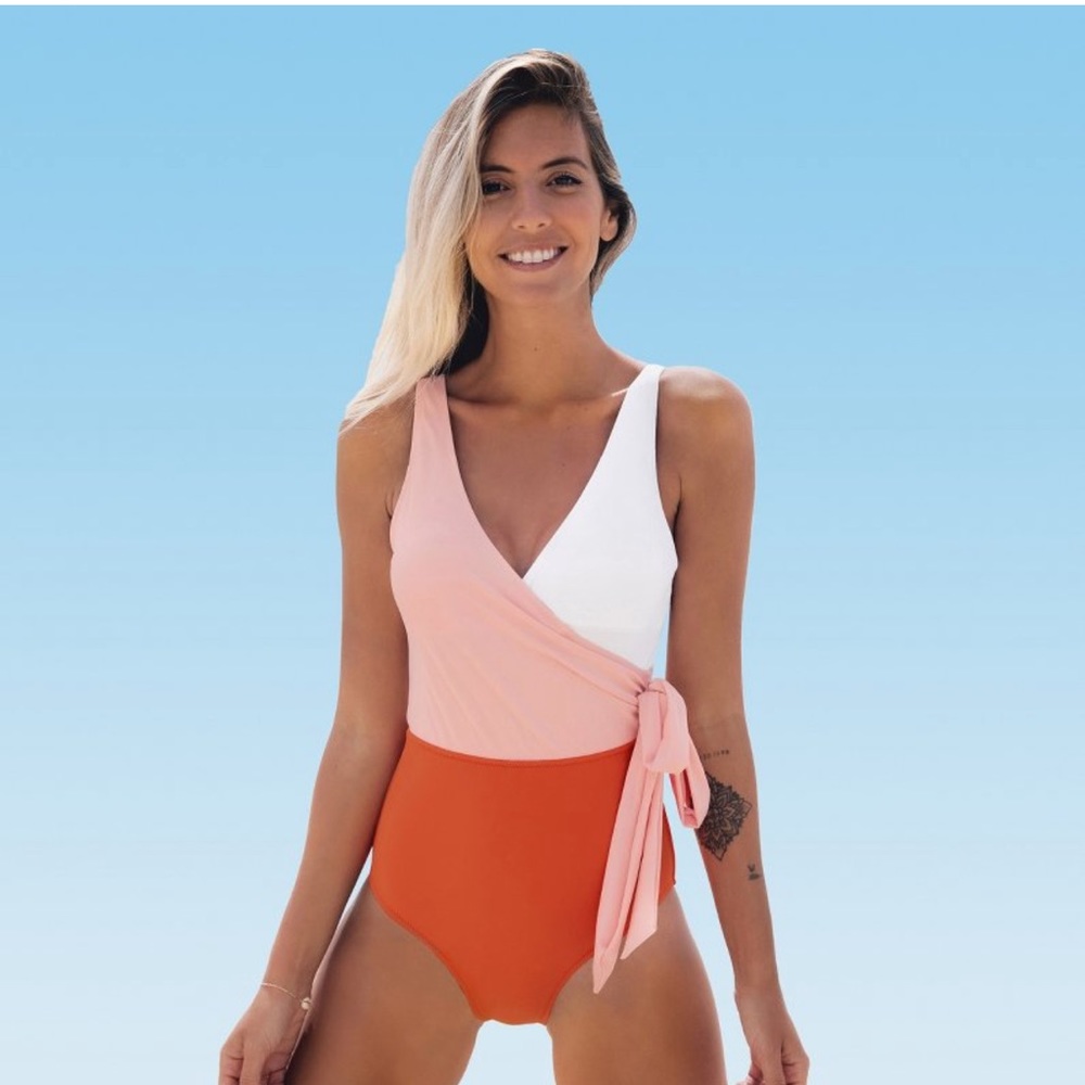 NWT! Cupshe Wrap Color block One Piece. Size Large.